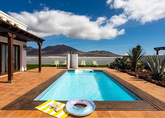 Villa Montanablanca Private Heated Pool & Stunning Views