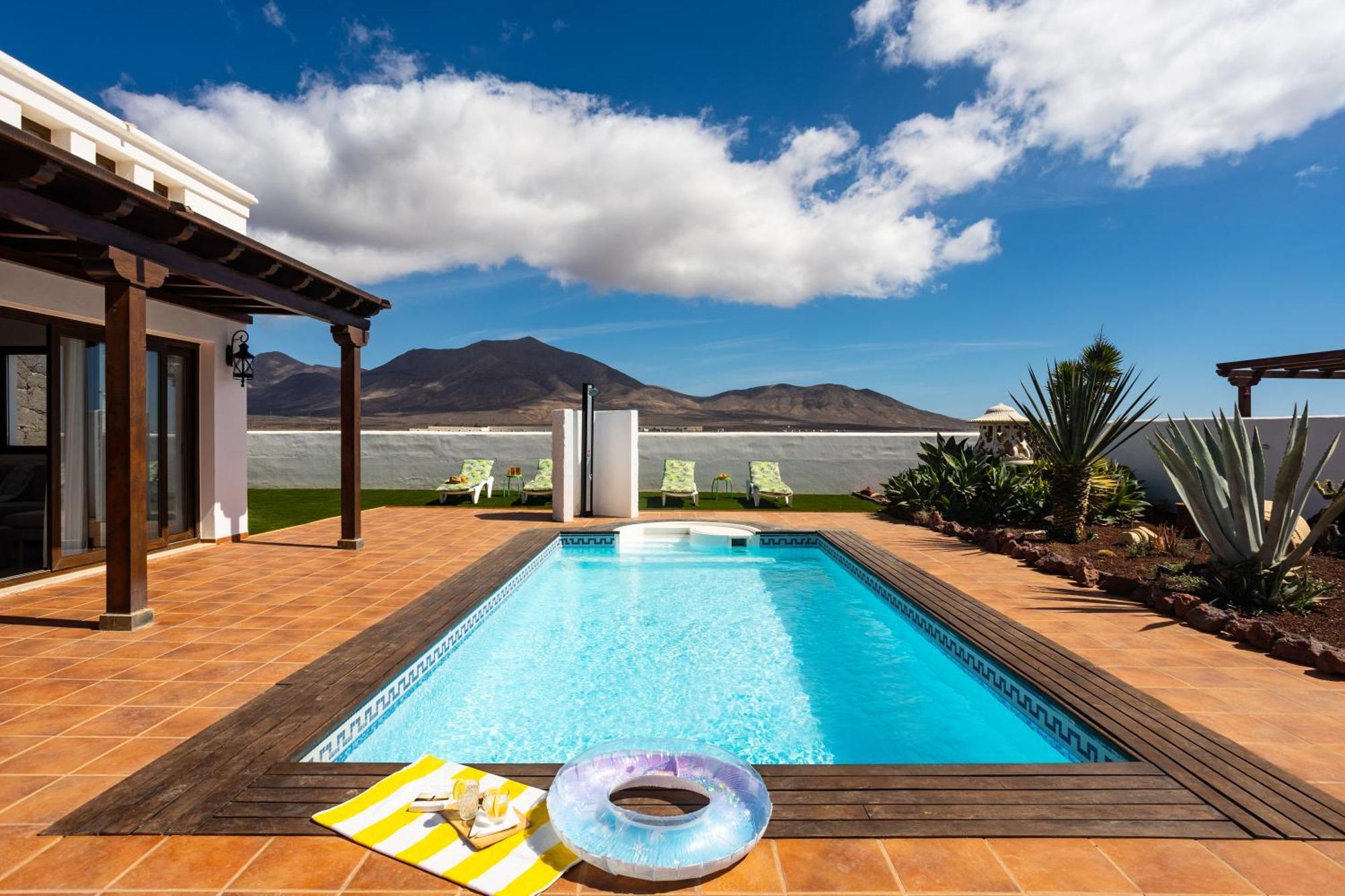 Montanablanca Private Heated Pool & Stunning Views *
