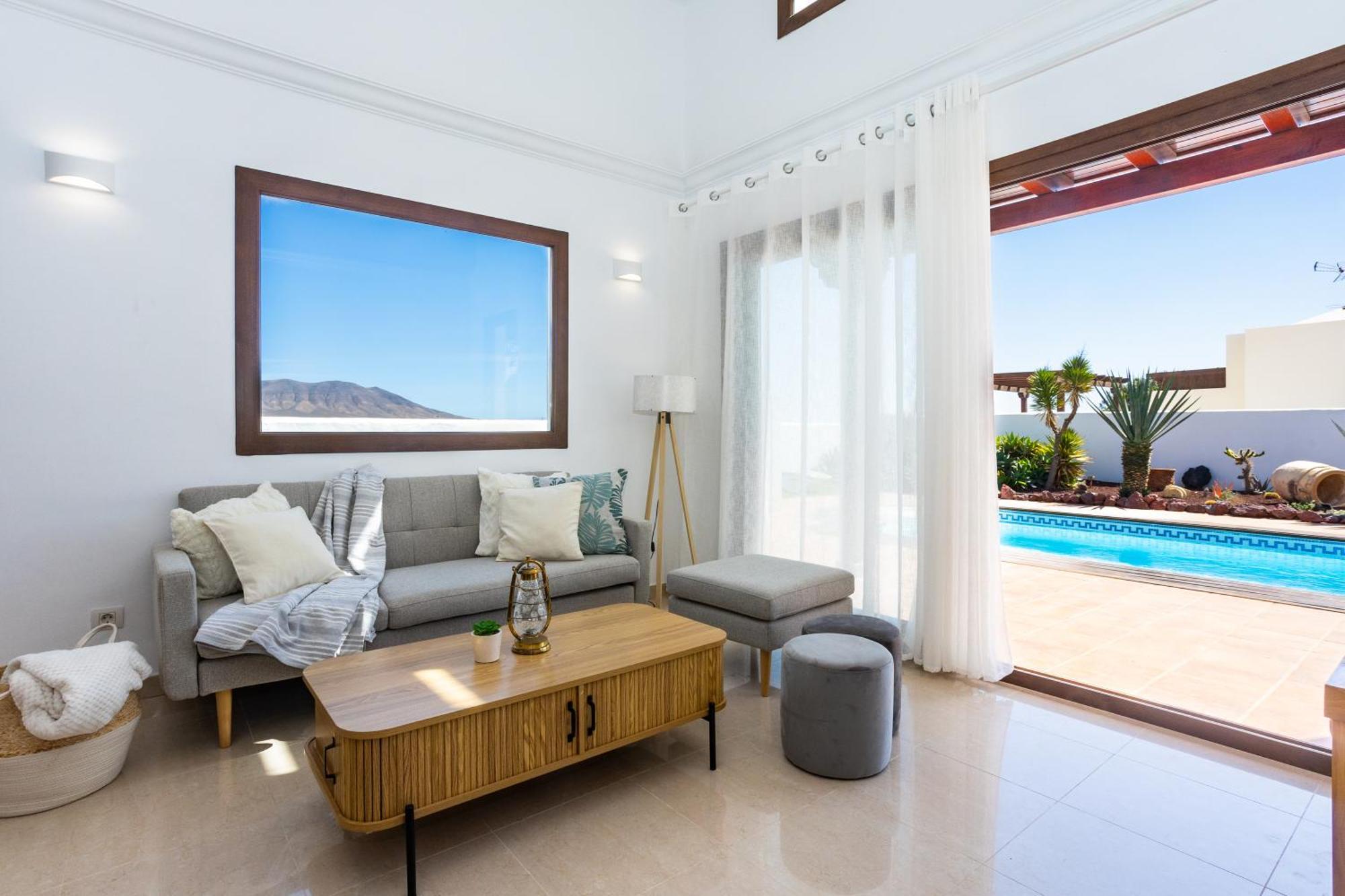 Villa Montanablanca Private Heated Pool & Stunning Views Playa Blanca (Lanzarote)